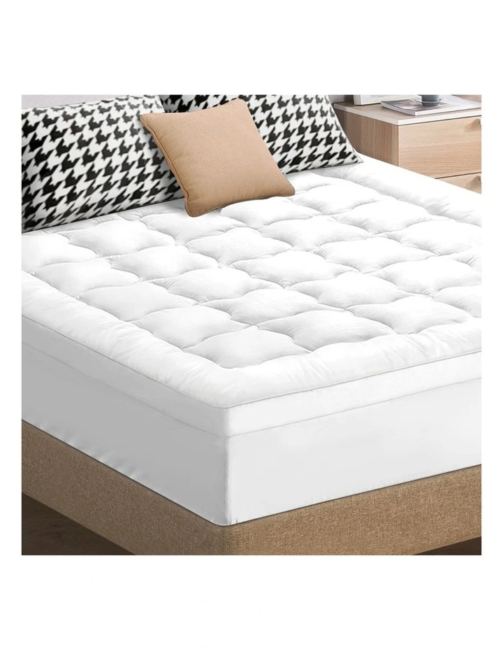 Queen Size Mattress Topper 7cm in White image 2