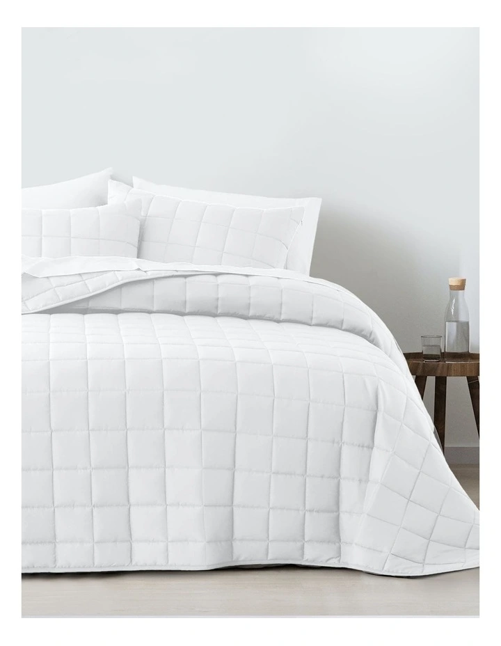 King Coverlet Set 3 Peice in White image 3