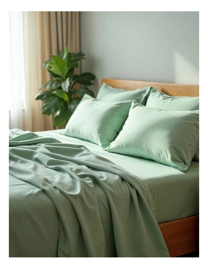 Bamboo Cooling Sheet Set in Light Green image 1