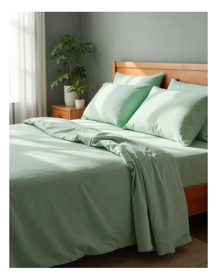 Bamboo Cooling Sheet Set in Light Green image 2