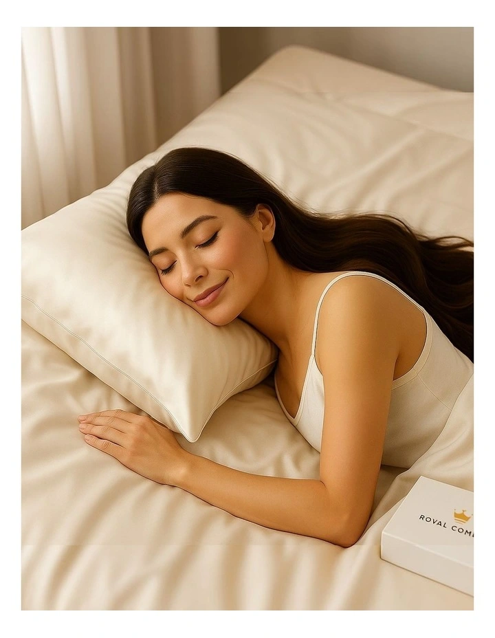Pure Silk Pillowcase Single Pack with Gift Box in White image 3