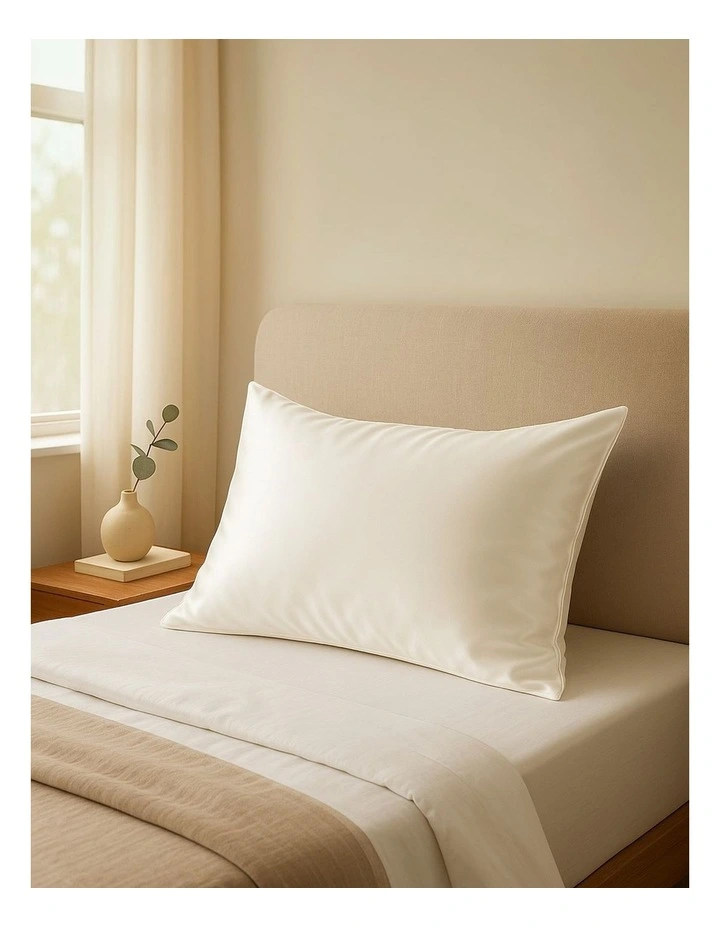 Pure Silk Pillowcase Single Pack with Gift Box in White image 4