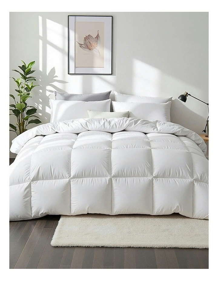 Double Size Duck Down Feather Quilt in White image 3