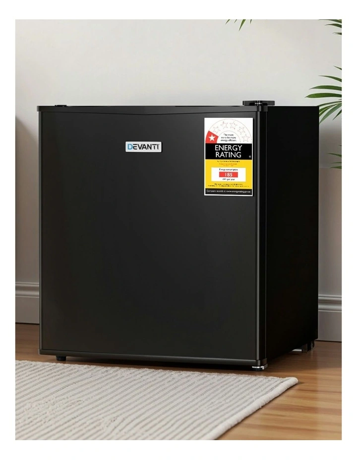 Small Upright Vertical Freezer 31L in Black image 3