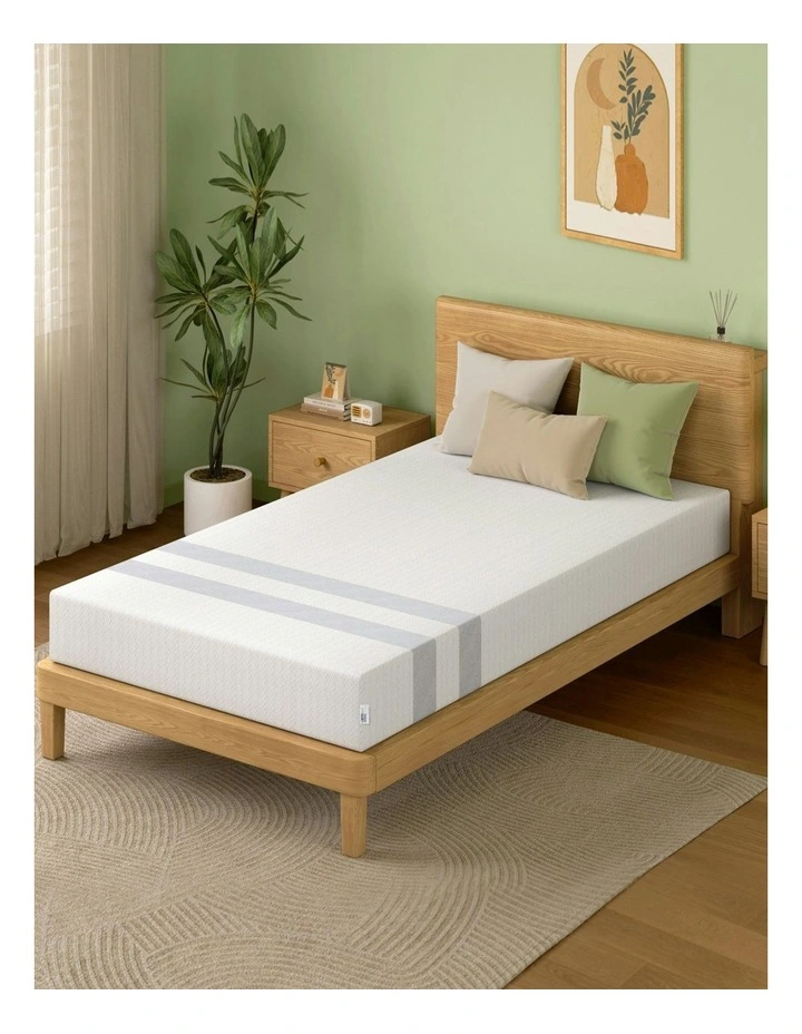 Queen Size Memory Foam Mattress 25cm in White image 3