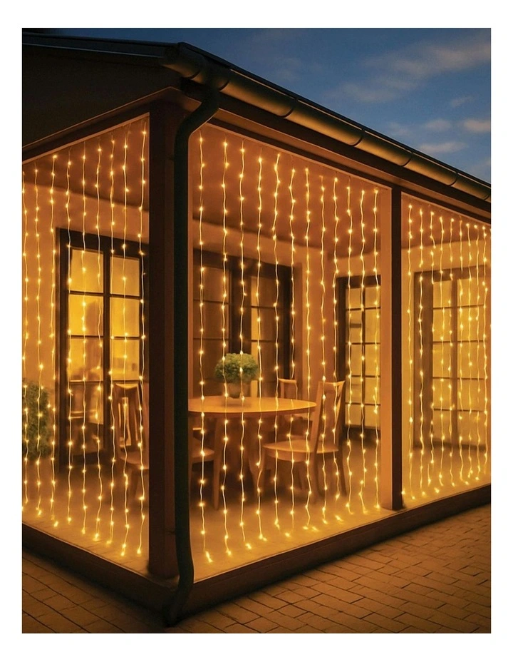 Solar Powered 160 LED Curtain Light image 3