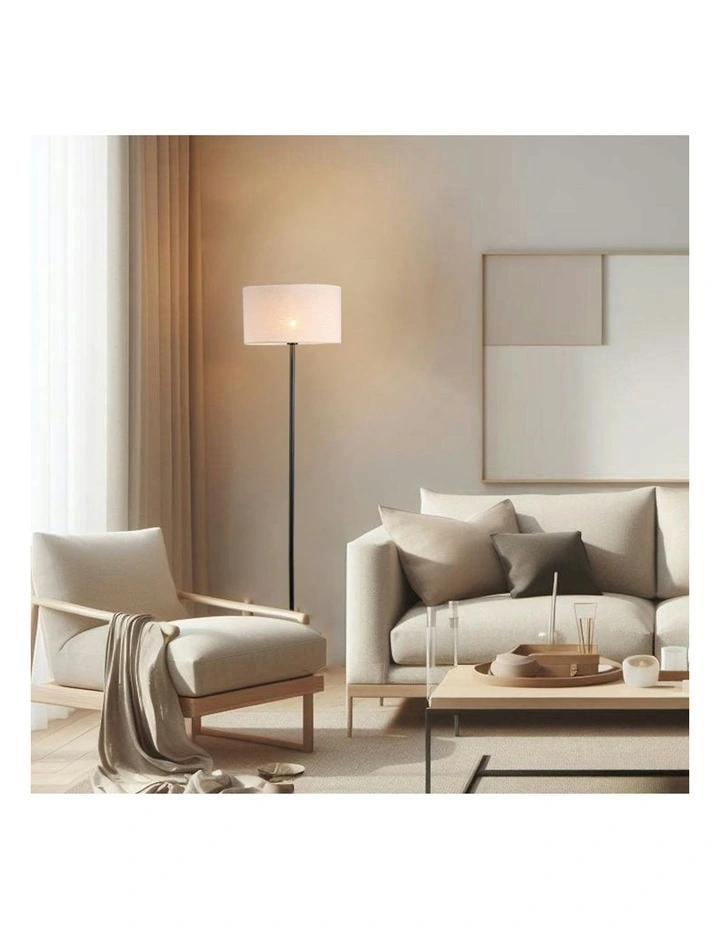 Linea Floor Lamp image 2
