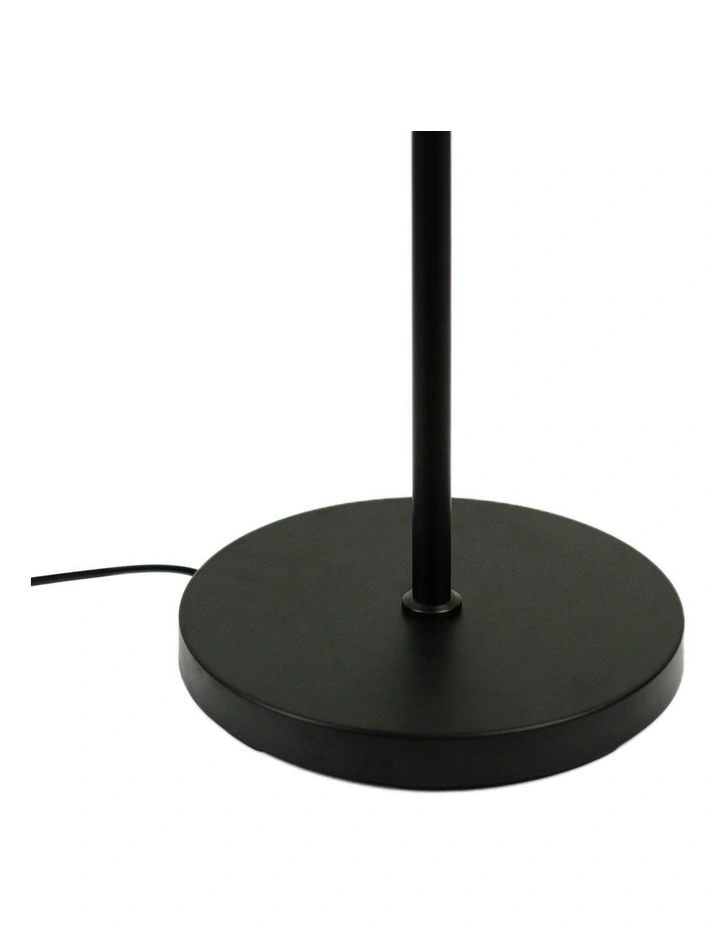 Linea Floor Lamp image 3