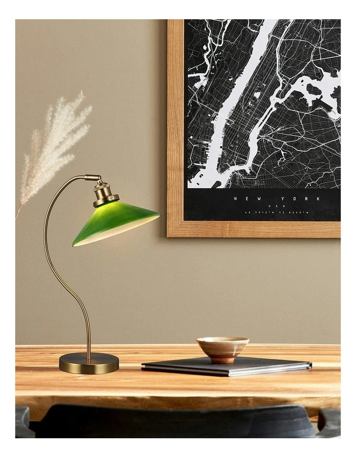 Gemma Glass Table Lamp in Green image 4