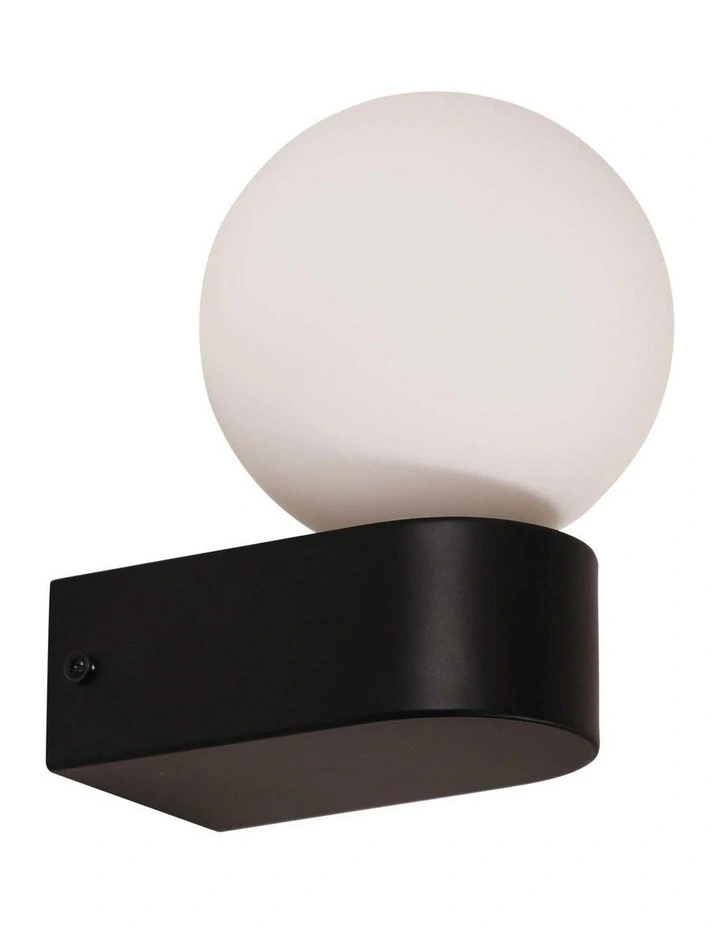 Minne Wall Light in Black image 1