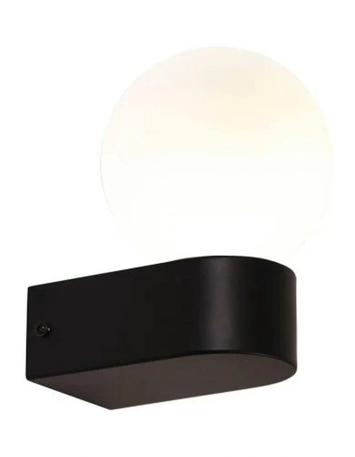 Minne Wall Light in Black image 2