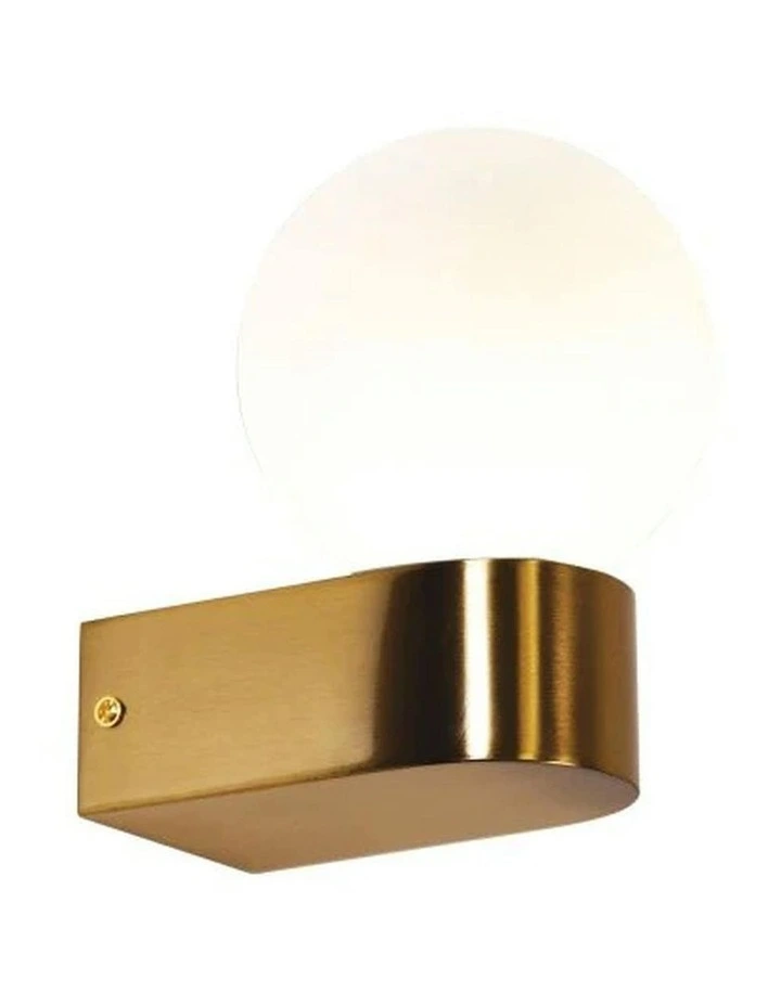 Minne Wall Light in Satin Brass image 3