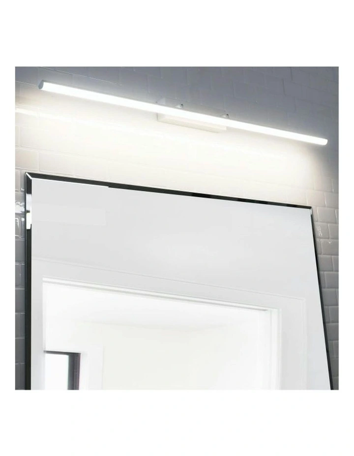 Kari 90 CTS LED Vanity Light in White image 2