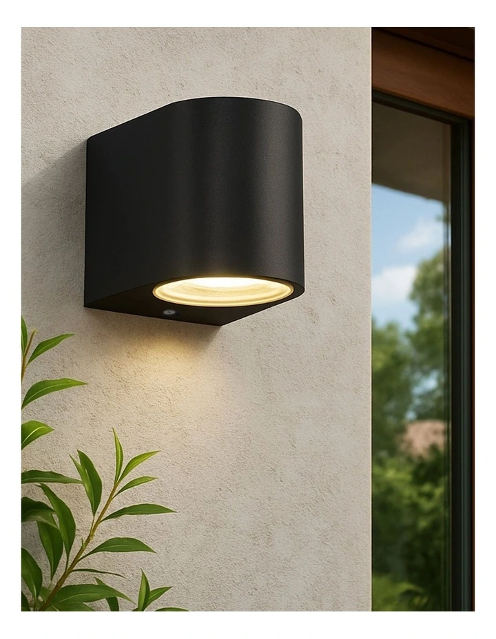 Olaris Outdoor Wall Light in Black image 2