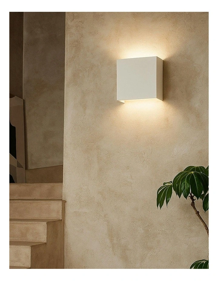 Solvia Plaster Wall Sconce 1 Light in White image 3