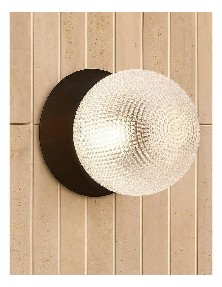 Odessa Diamond Cut Glass LED Wall Light image 7
