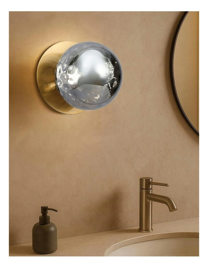 Odessa Molten Ripple Glass Led Wall Light in Brass Base White/Large image 7