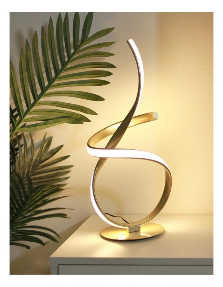 Ainhoa Table Lamp in Gold image 4