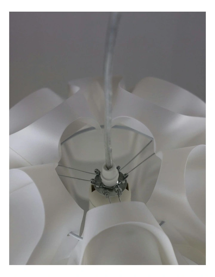 Chic Pendant Light 33cm in White image 4
