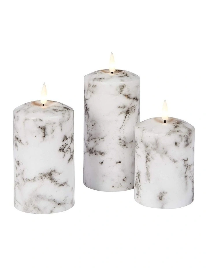 LED 13.5cm Wax Pillar Candles 2-Set in White image 4