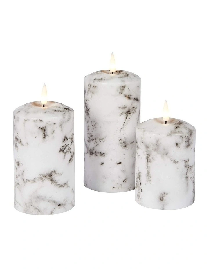 Led Wax Pillar Candles Set Of 2 23.5cm in White image 4