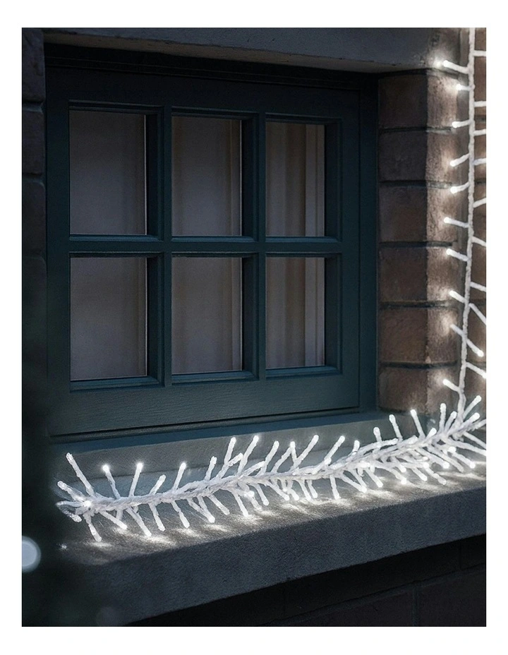 Lexi Lighting 720 LED Cluster Light With Clear Cable image 3
