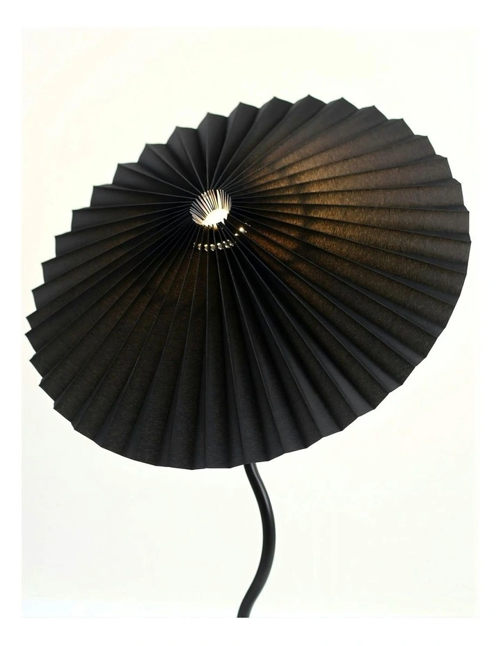 Piairie Table Lamp in Black image 3