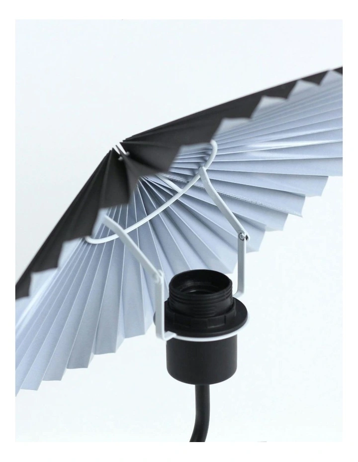 Piairie Table Lamp in Black image 4