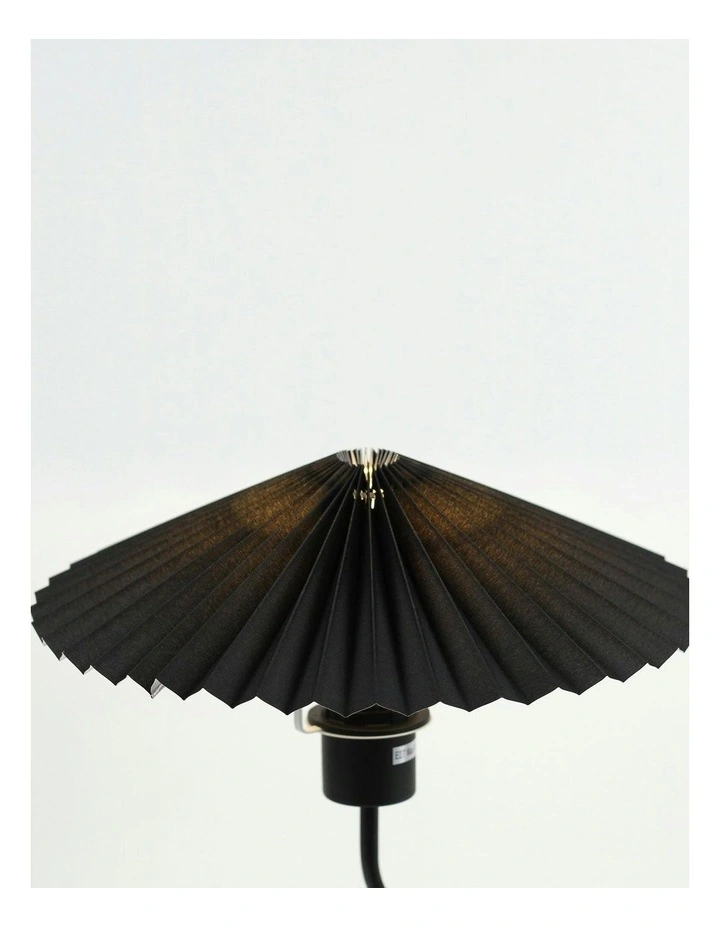 Piairie Table Lamp in Black image 5