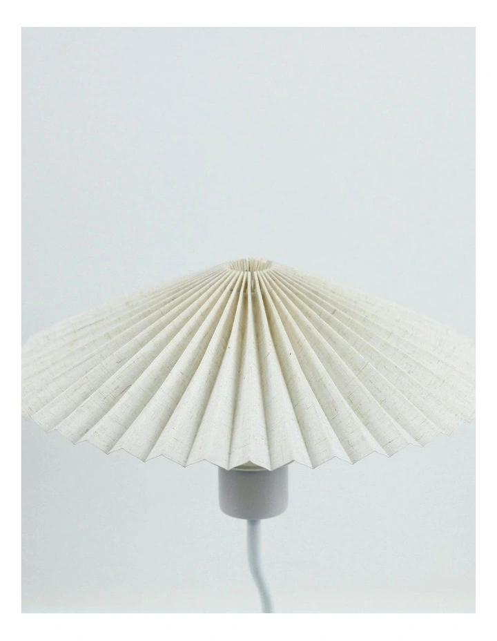 Piairie Table Lamp in White image 3