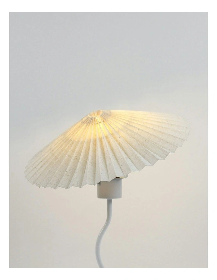 Piairie Table Lamp in White image 5