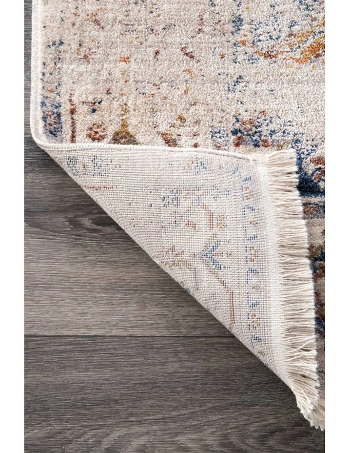 Heriz Rug in Ivory image 2
