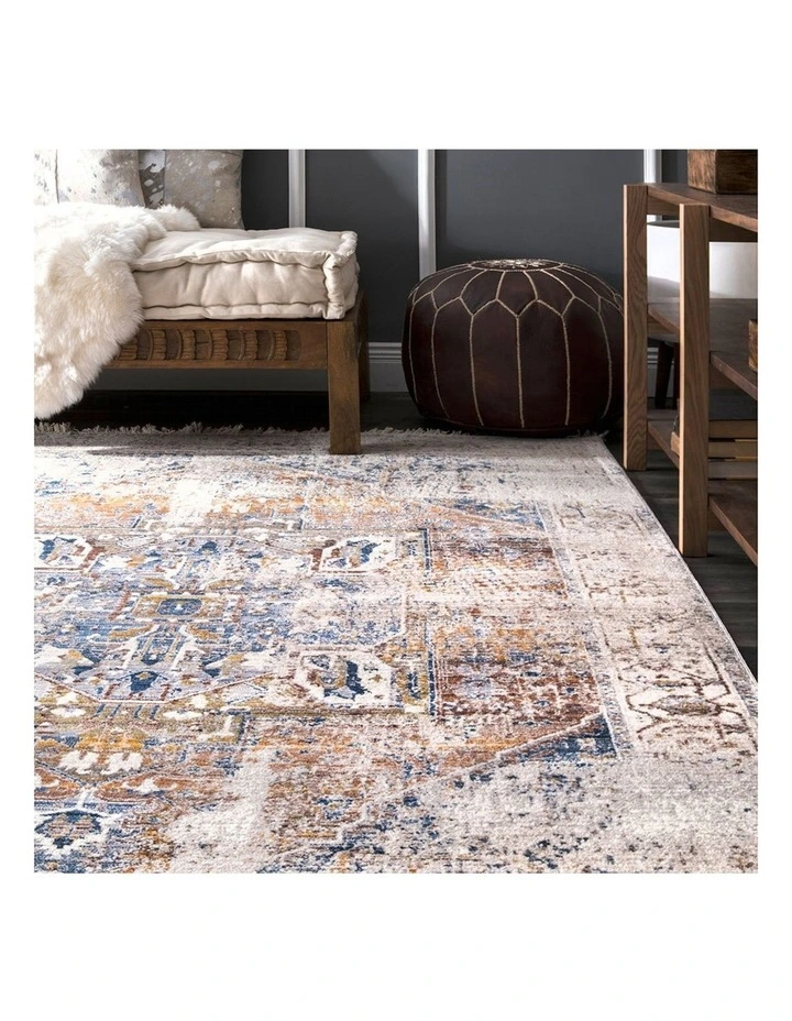Heriz Rug in Ivory image 4