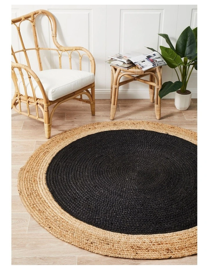 Atrium Polo Round Rug in Black image 2