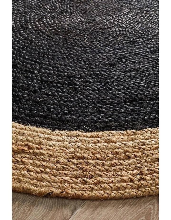 Atrium Polo Round Rug in Black image 3