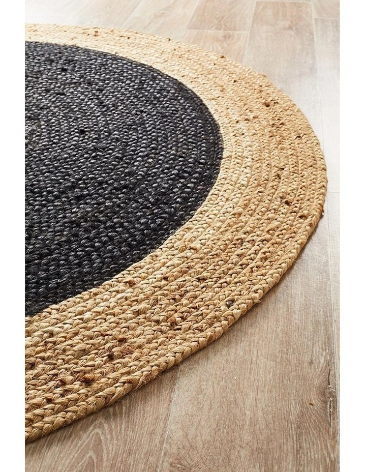 Atrium Polo Round Rug in Black image 4