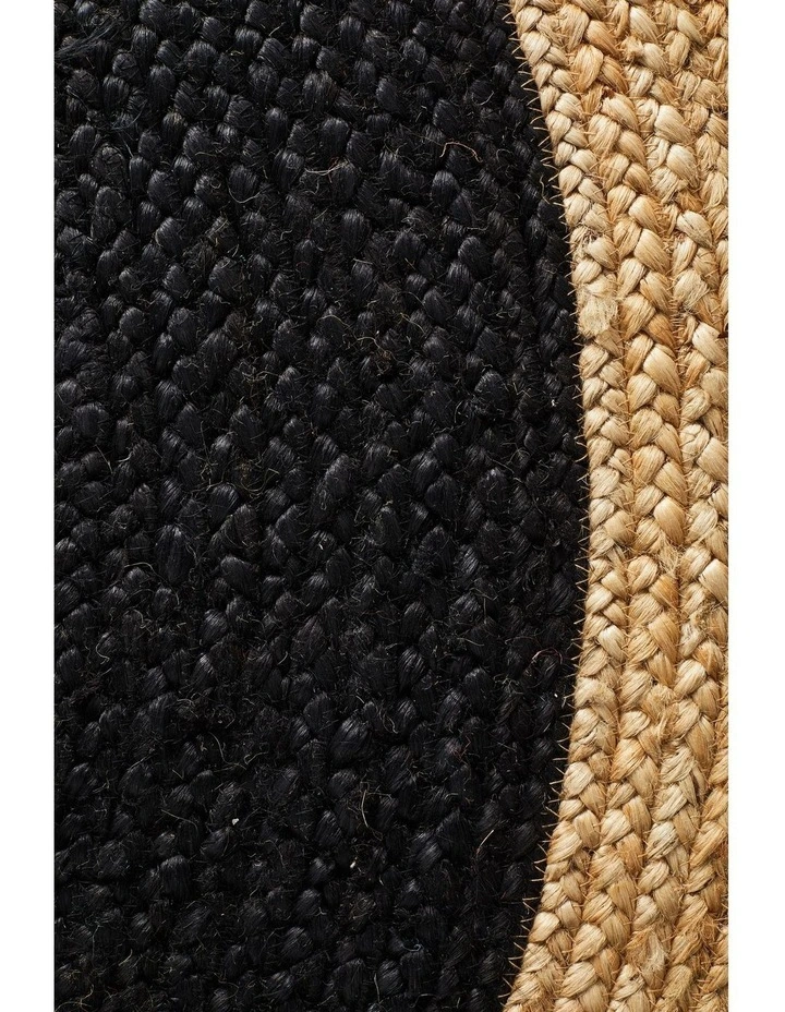 Atrium Polo Round Rug in Black image 5