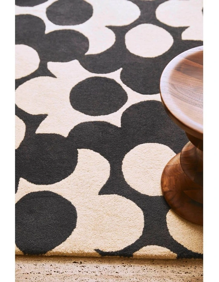 Puzzle Flower Rug 060905 in Slate image 5