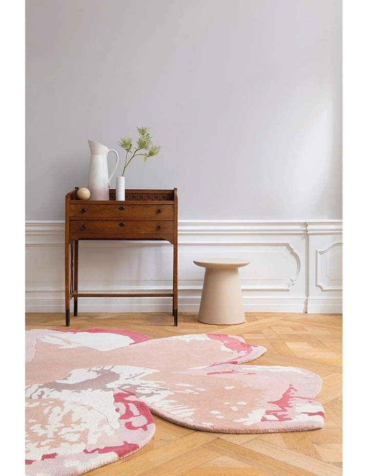 Shaped Magnolia Rug 162302 in Light Pink image 3