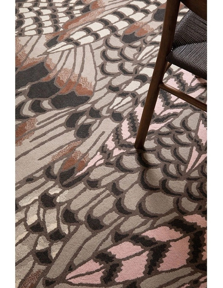 Feathers Natural Rug 162404 in Brown image 3