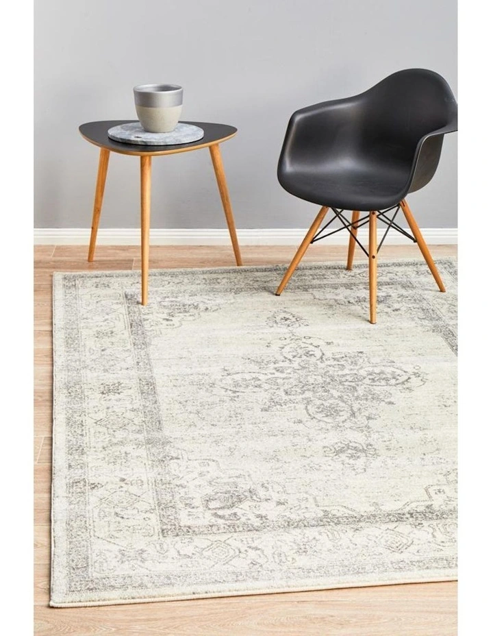 Century Rug 977 in Silver image 4