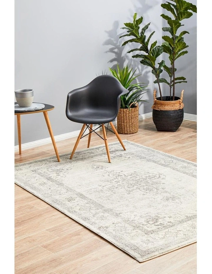 Century Rug 977 in Silver image 5