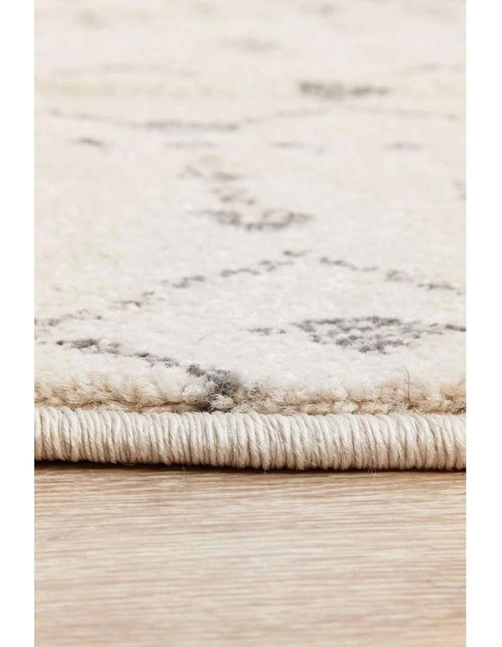 Chrome Elsa Round Rug in White/Silver image 7