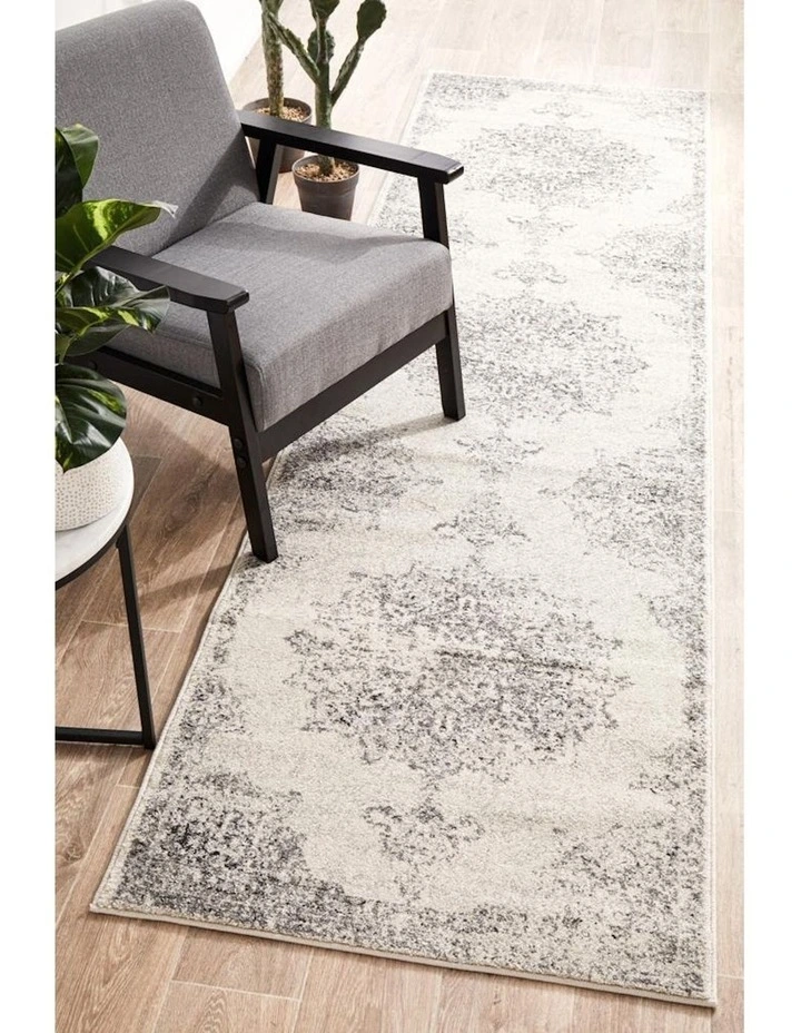 Chrome Rita Rug in Silver image 2