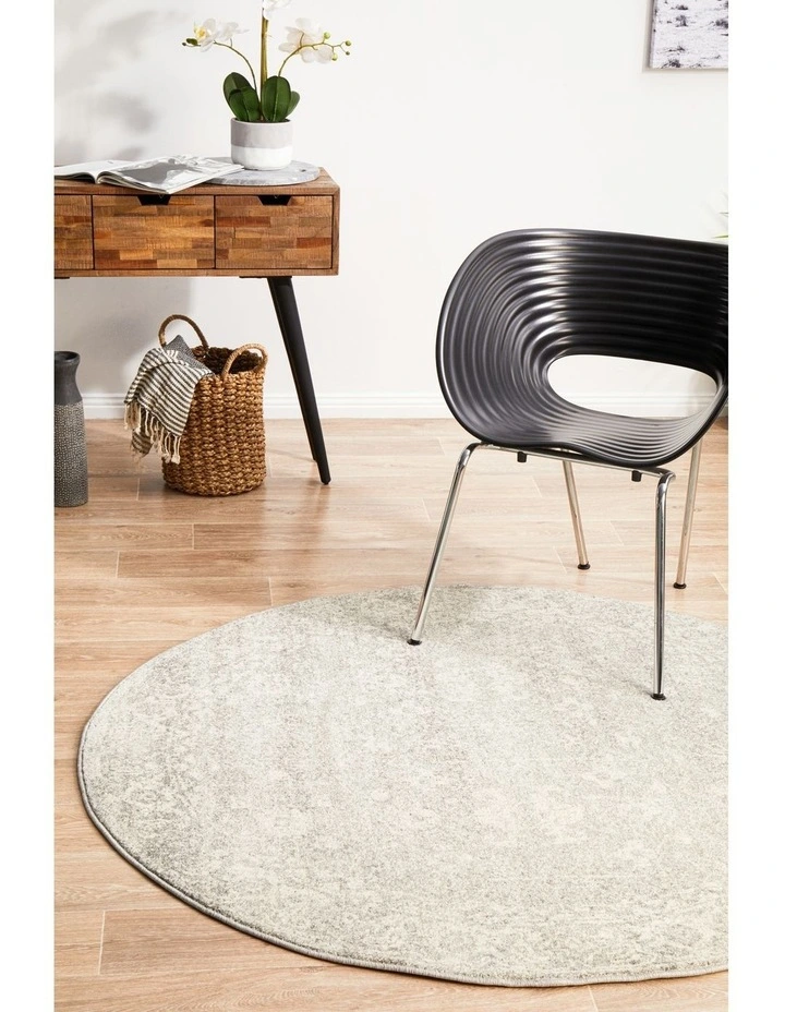 Evoke Shine Transitional Round Rug in Silver image 4