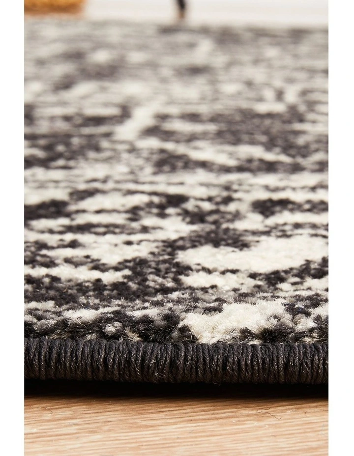 Evoke Scape Transitional Round Rug in Charcoal image 6