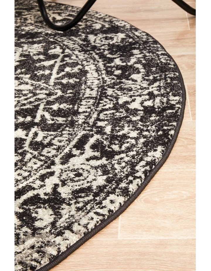 Evoke Scape Transitional Round Rug in Charcoal image 7