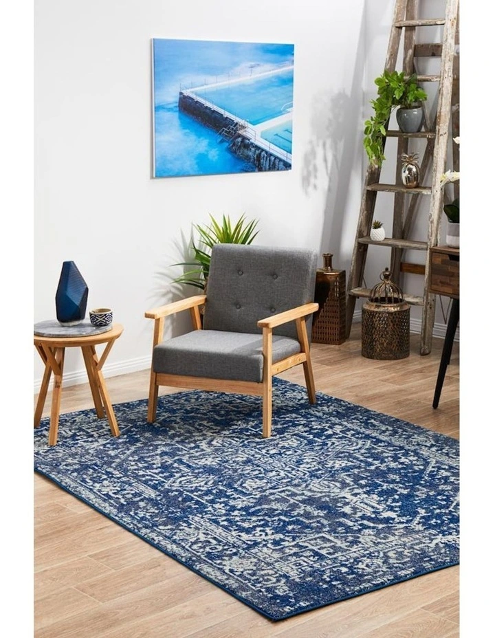 Evoke Contrast Transitional Rug in Navy image 3