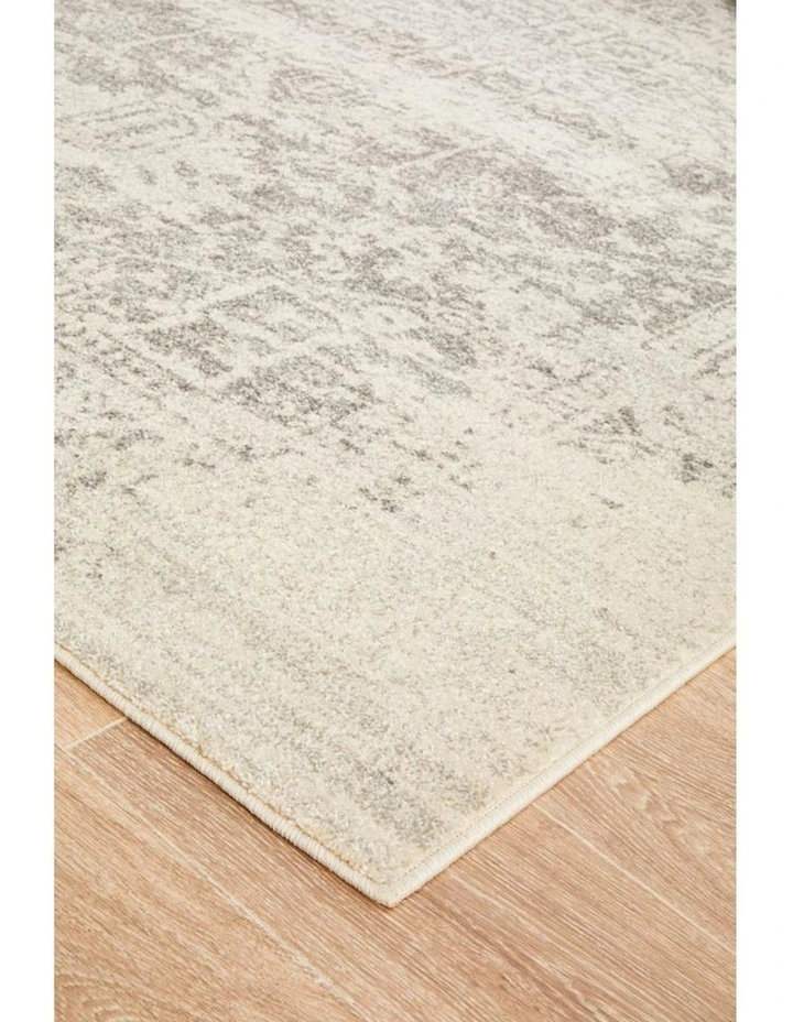 Evoke Dream Transitional Rug in White Silver image 5