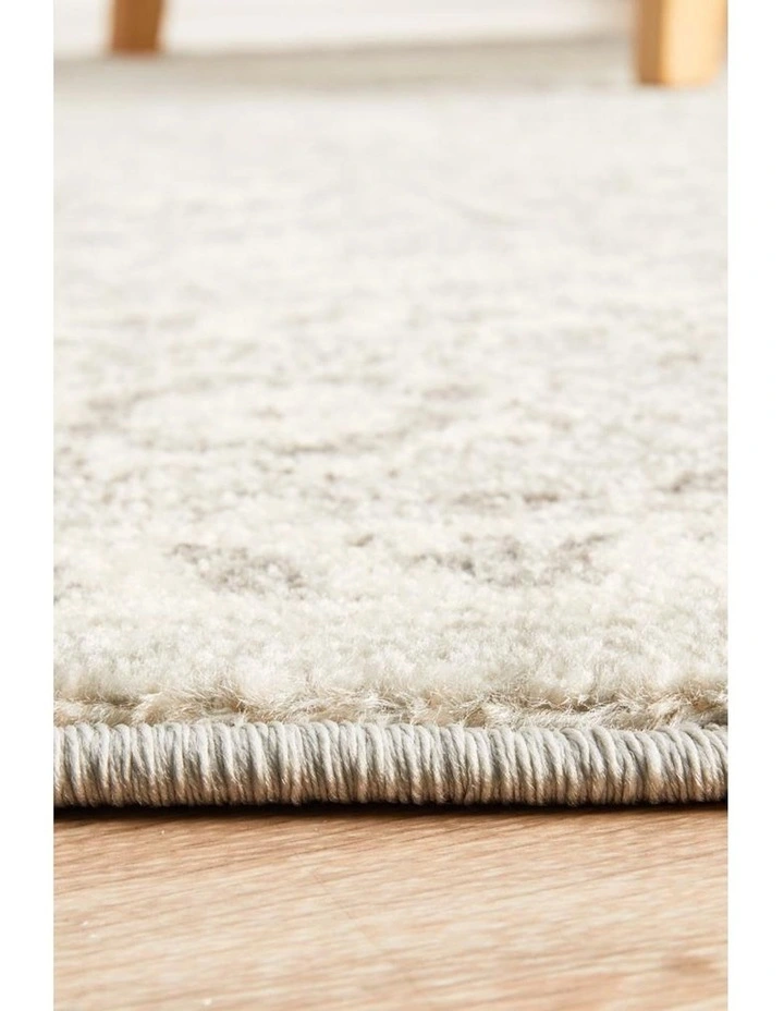 Evoke Flower Transitional Round Rug in Silver image 5
